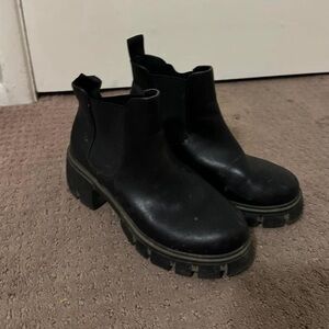Soda boots women’s size 6